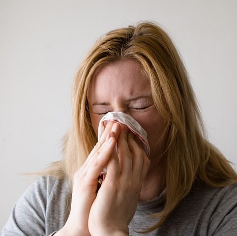 The weather is warming up again and pollen levels are likely to rocket in the UK in the coming days. If you have hay fever, should you be driving?